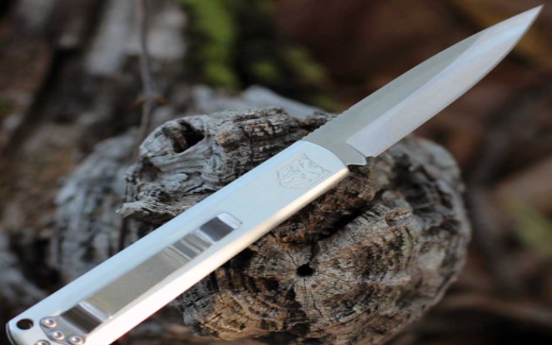 Survival Gear Essentials: The Role of Automatic Knives in Emergency Preparedness Survival Gear Essentials: The Role of Automatic Knives in Emergency Preparedness